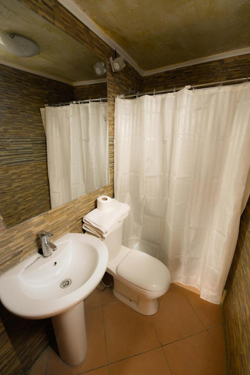 إكيكي Hotel Mediterraneo المظهر الخارجي الصورة